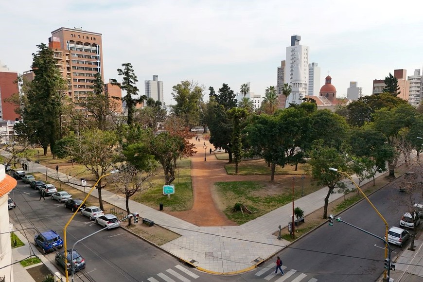 La Plaza Constituyentes, otro de los “emblemas verdes” de la ciudad.