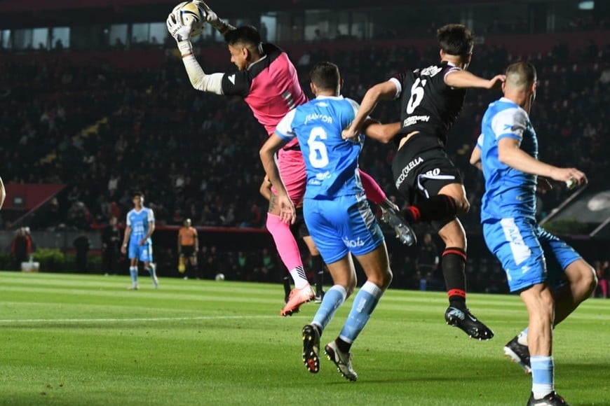 Colón-Estudiantes Rio Cuarto | Fecha 30 Primera Nacional B. Foto: Manuel Fabatia