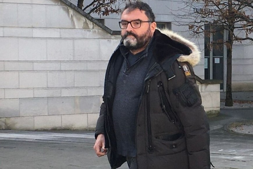 La fiscalía argumenta indujo paros cardíacos a pacientes como forma de vengarse de sus colegas.