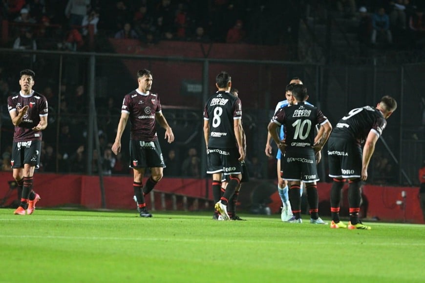 Colón-Estudiantes Rio Cuarto | Fecha 30 Primera Nacional B. Foto: Manuel Fabatia