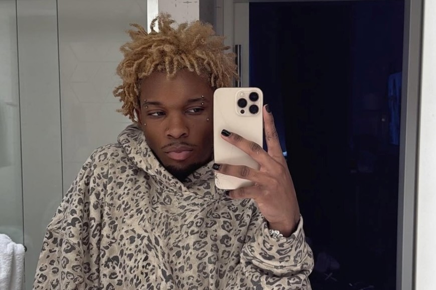 El músico D4vd tiene previstas presentaciones en su gira mundial pese a la polémica.