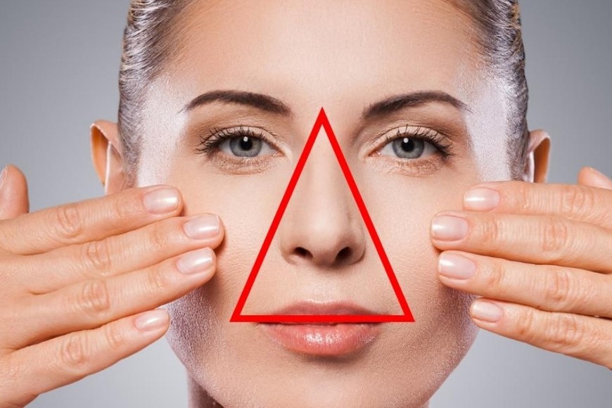 Se extiende desde el puente de la nariz hasta las comisuras de la boca