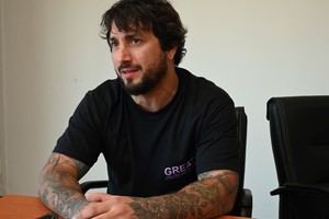 El muralista sostiene que la condena se basa en un relato ensayado y que su testimonio nunca fue valorado por la justicia. Crédito: Flavio Raina.