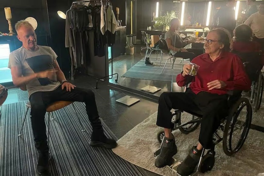 Charly y Sting en los camarines del Movistar Arena Buenos Aires, antes del primero de los shows que el segundo dio en formato trío.