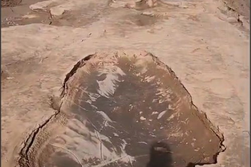 Uno de los caminos rurales con presencia de agua tras las precipitaciones de fines de agosto.