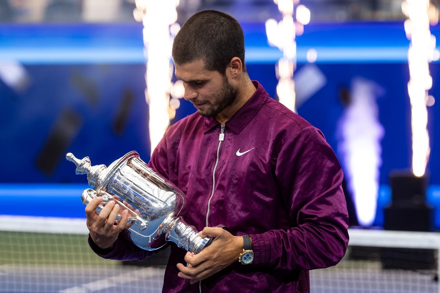 Sep 7, 2025; Flushing, NY, USA; Carlos Alcaraz of Spain with the US Open trophy after winning the final of men’s singles at Billie Jean King National Tennis Center. Mandatory Credit: Mike Frey-Imagn Images
