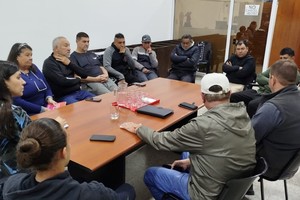 Reunión, organización y buscando la puesta a punto. Crédito: Gentileza.