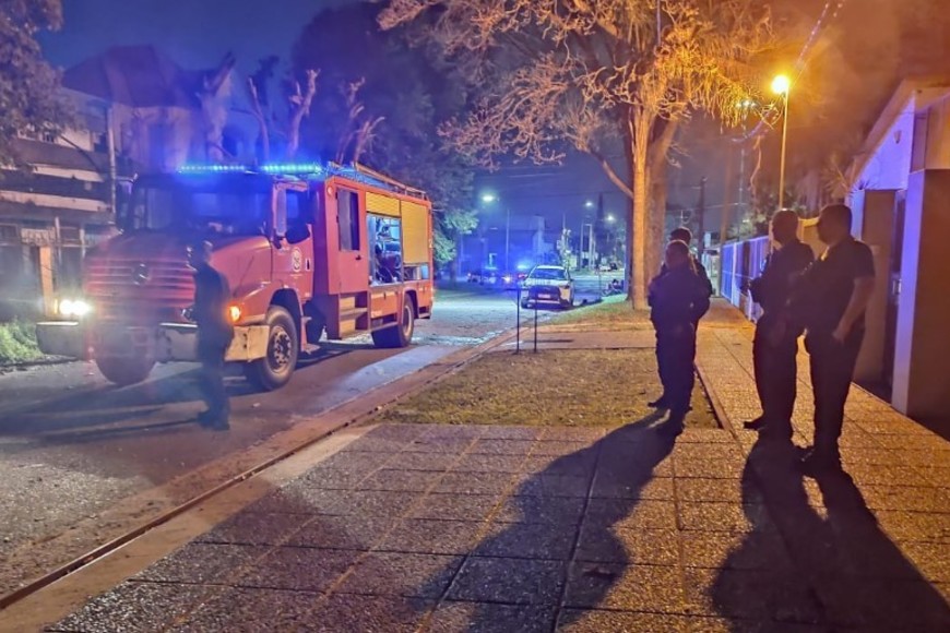 Un incendio callejero puso en riesgo a 12 chicos del hogar Estrada. Foto: El Litoral