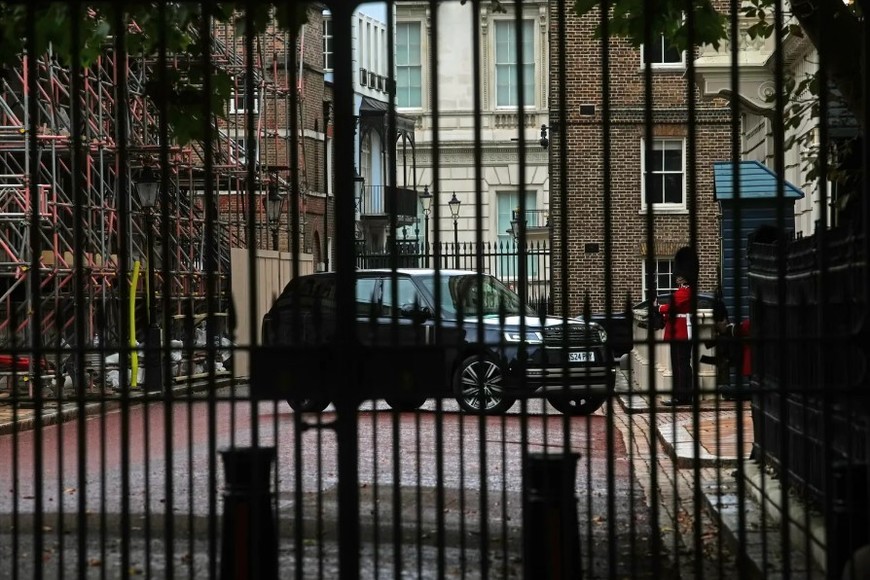 El Range Rover de Harry llegando a Clarence House.
