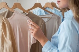 Slow fashion transforma la manera de vestirse, priorizando calidad y durabilidad sobre cantidad.