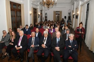 Vigo, Zabalza, Gutiérrez, Falistocco, Baclini, Weder y Barraguirre, en el Salón de Actos de la Corte. 
Manuel Fabatía