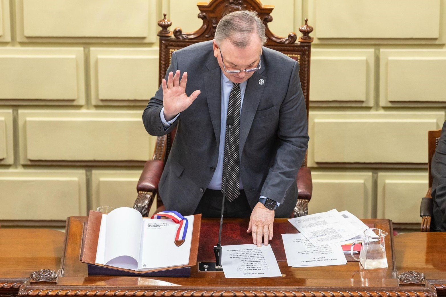 Felipe Michlig jura la nueva Constitución santafesina