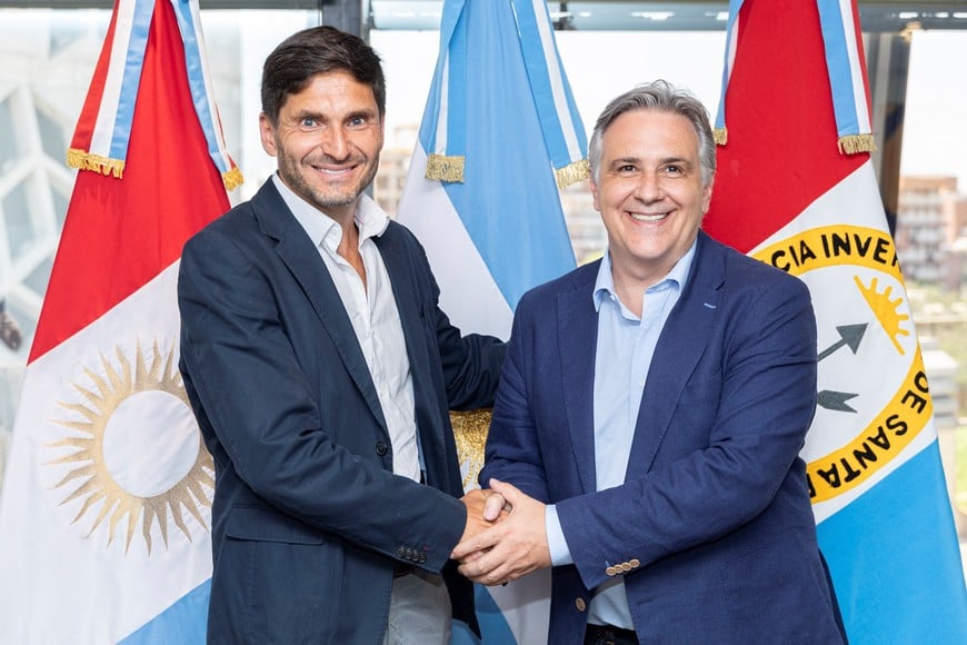 Maximiliano Pullaro, gobernador de Santa Fe con su par de Córdoba, Martín Llaryora.