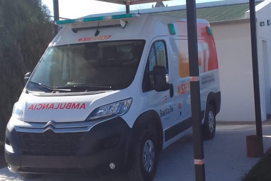 Cavallero, la cooperativa cedió parte de sus instalaciones para descentralizar la atención médica que antes dependía de la vecina localidad de Gálvez. Este acuerdo permitió establecer una ambulancia en el lugar, mejorando la respuesta ante emergencias en todo el sector.