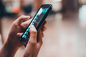 Las familias respaldaron mayoritariamente la decisión de controlar el uso de dispositivos.