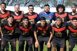 Newell's Old Boys. Triunfo ante Colón de SF. Hubo grandes festejos por parte de los jugadores de barrio Roma. Crédito: Luis Cetraro.