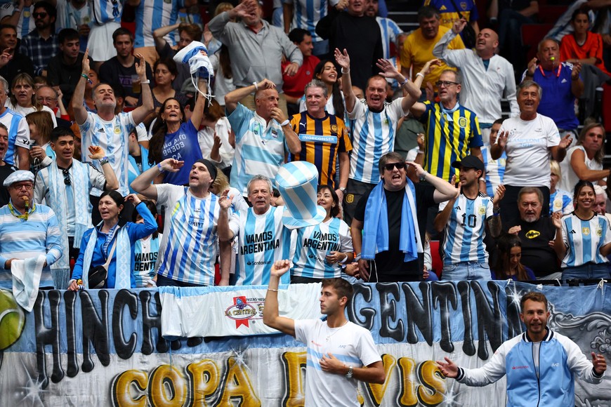Tennis - Davis Cup - Qualifiers - Second Round - Netherlands v Argentina - MartiniPlaza, Groningen, Netherlands - September 13, 2025
Argentina fans in the stands during the doubles match between Argentina's Andres Molteni and Horacio Zeballos against Netherlands' Botic Van de Zandschulp and Sander Arends REUTERS/Piroschka Van De Wouw