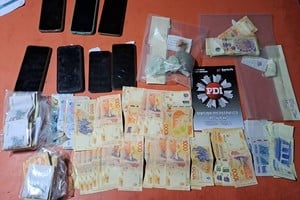 Parte de lo incautado por personal policial.