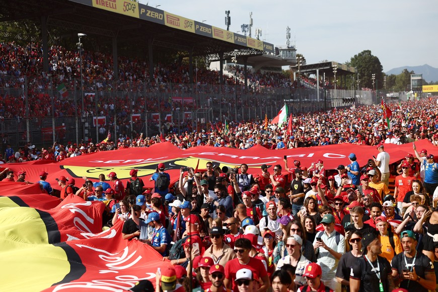Formula One F1 - Italian Grand Prix - Autodromo Nazionale Monza, Monza, Italy - September 7, 2025
A giant Ferrari flag is displayed over spectators after the Italian Grand Prix REUTERS/Jakub Porzycki