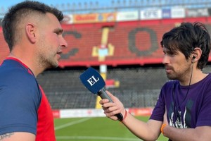 Nicolás Vazzoler, entrenador de Unión, celebró la clasificación a la final tras un clásico intenso ante Colón. Fotos: Gentileza