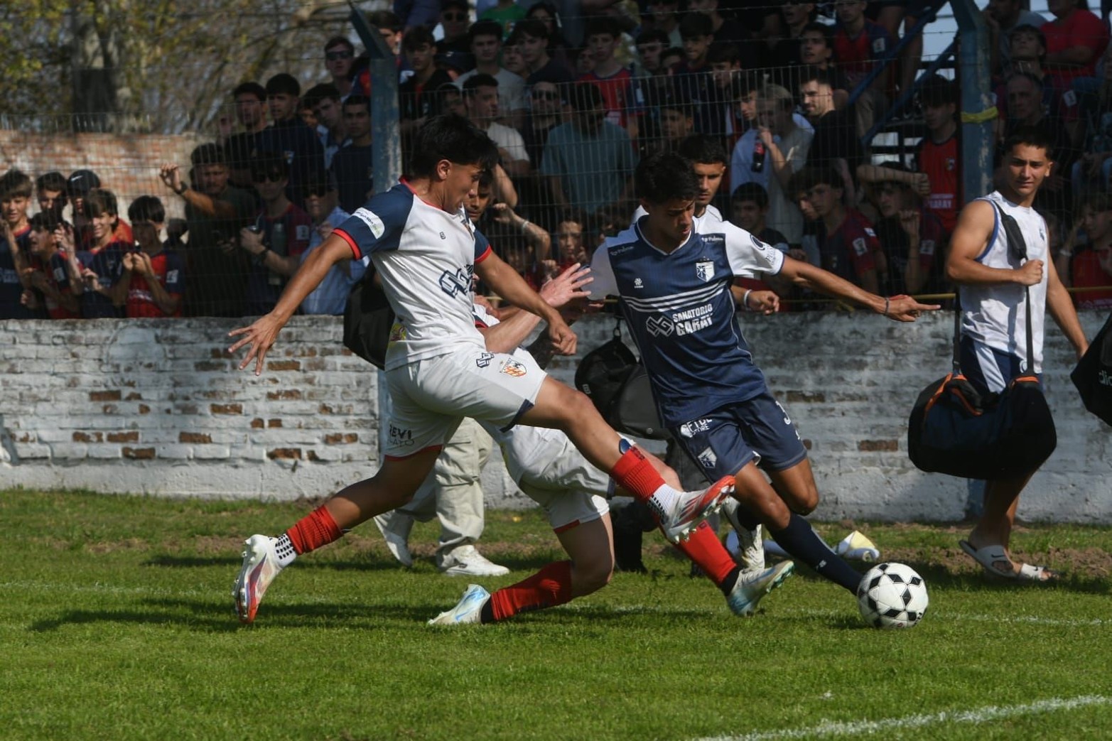 Liga santafesina de futbol clásico colegial La Salle 2 Ateneo 1