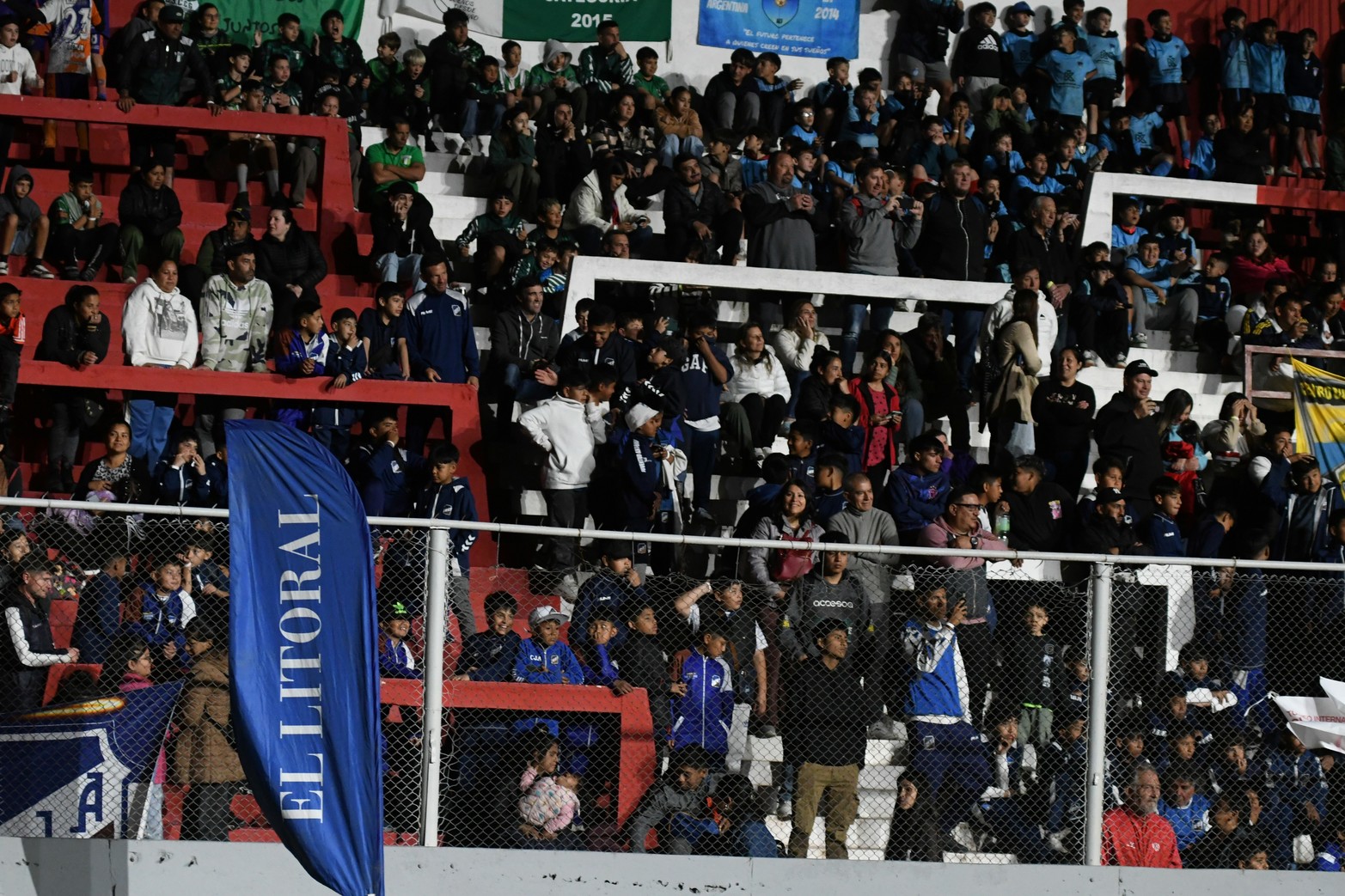 Unión Torneo Internacional de Fútbol Infantil Diego Barisone . Las delegaciones pasaron por el 15 de abril