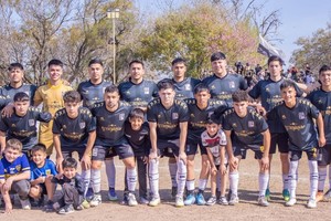 Nacional, uno de los resultados sorpresivos del sábado. El equipo de Donetti venció al de Mazzoni. Foto:  Diego Ayuso