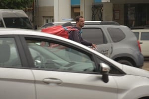 Los repartidores valoran dos cuestiones de su actividad: la flexibilidad horaria y la idea de "no tener jefe". Crédito: Flavio Raina