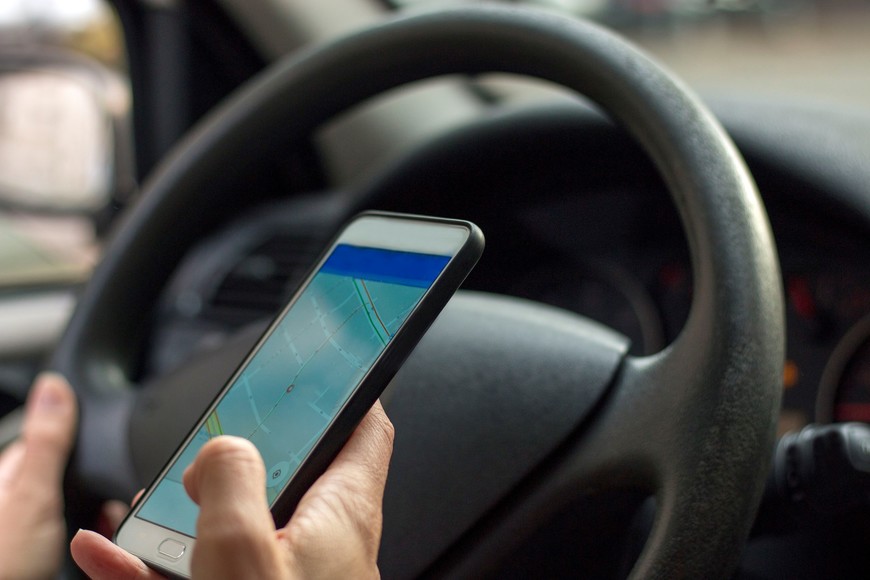 Al margen de la existencia de un marco normativo en el servicio de autos, el sector tradicional (taxis y remises) continúa denunciando públicamente competencia desleal y la caída de sus ingresos. Archivo El Litoral