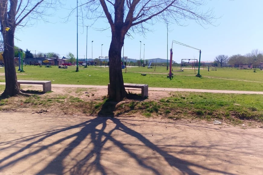 Peritos policiales trabajaron en el lugar donde cayó herido el vecino de 40 años.