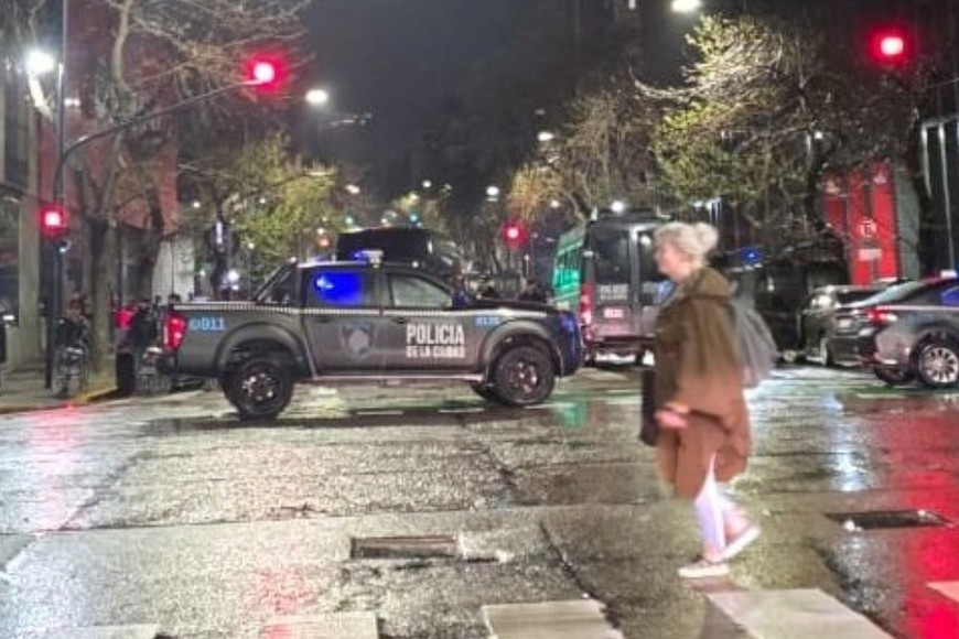 Parte del operativo policial en la zona del canal.
