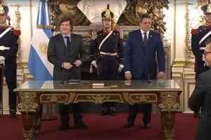 Jura Lisandro Catalán como ministro del Interior
.