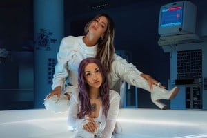 La noticia se filtró inicialmente a través de sutiles pistas de Becerra y una confirmación visual de Tini.