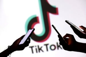 TikTok sumará una función para reducir el contenido IA en la sección “Para ti”. Foto: Reuters