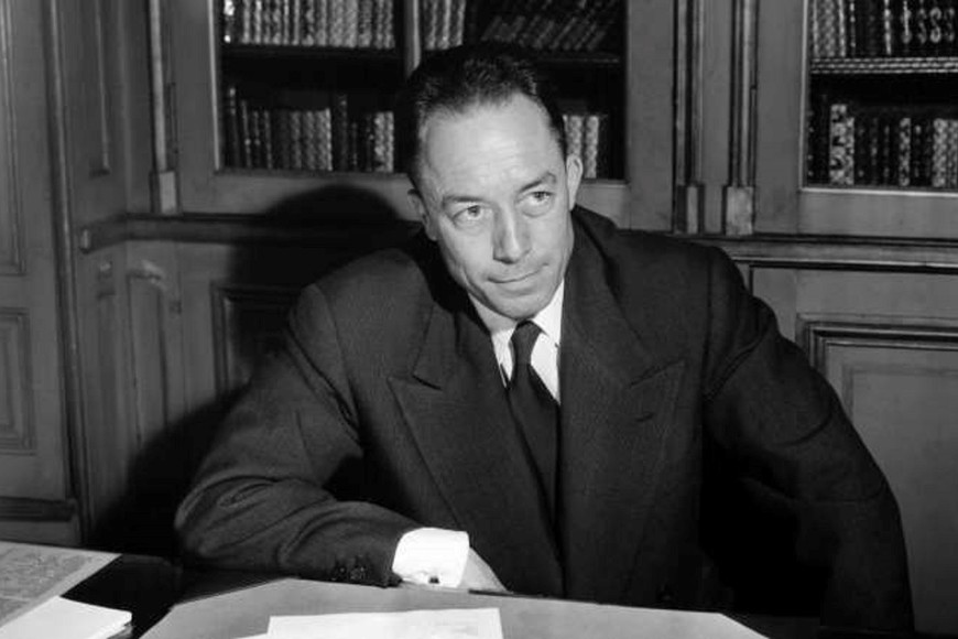 Albert Camus (1913-1960) fue un reconocido novelista, ensayista, dramaturgo y filósofo francés de origen argelino, principalmente conocido por obras como "El extranjero" y "La peste", por las que recibió el Premio Nobel de Literatura en 1957. Gentileza