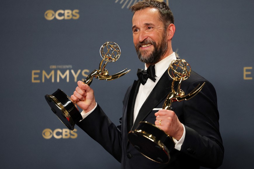 Noah Wyle, Best Actor in a Drama Series for "The Pitt", which won Best Drama Series, poses at the 77th Primetime Emmy Awards in Los Angeles, California, U.S., September 14, 2025. REUTERS/Daniel Cole