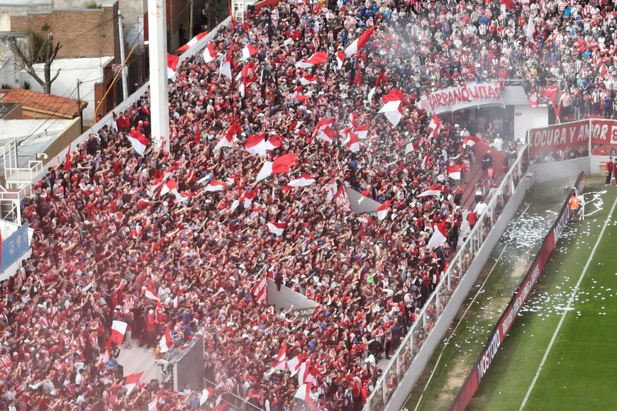 El Tatengue tiene un buen horario y día para recibir al Globo con importante presencia de público. Crédito: Fernando Nicola