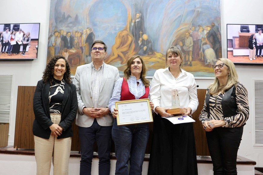 El Concejo otorgó la Distinción Marta Samatan a la trayectoria educativa