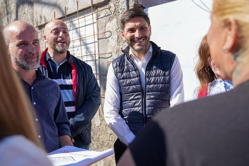 Pullaro supervisó obras en barrio San Lorenzo, donde Provincia invierte más de $ 2.083 millones
