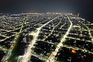 Durante la reunión se analizaron los distintos desafíos que implica el proceso, en sus dimensiones jurídicas, administrativas y tributarias, a partir de la entrada en vigencia de la nueva Constitución provincial, el viernes pasado.