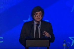 Javier Milei este martes en su disertación durante la CPAC de Asunción, Paraguay. Crédito: Oficina del Presidente