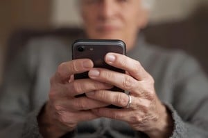 El estafador se presentó como operador de atención al cliente de una reconocida empresa de combustibles.