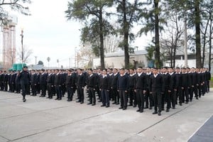 Aspirantes al Servicio Penitenciario, fuerza para la que el gobierno compró nuevo armamento. Foto: El Litoral