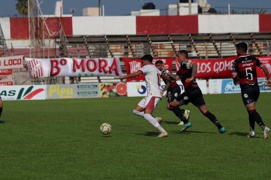 9 de Julio de Rafaela venció a Douglas Haig de Pergamino 2 a 1 en el Coloso Germán Soltermam.
