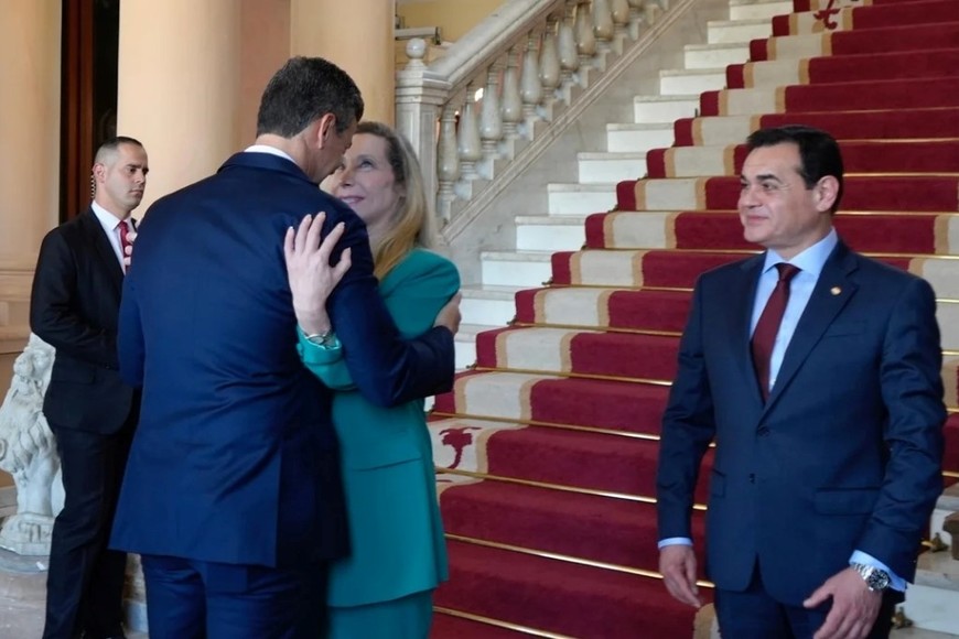 Karina Milei integró la comitiva que acompañó al presidente argentino.