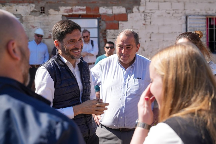 Pullaro supervisó obras en barrio San Lorenzo, donde Provincia invierte más de $ 2.083 millones