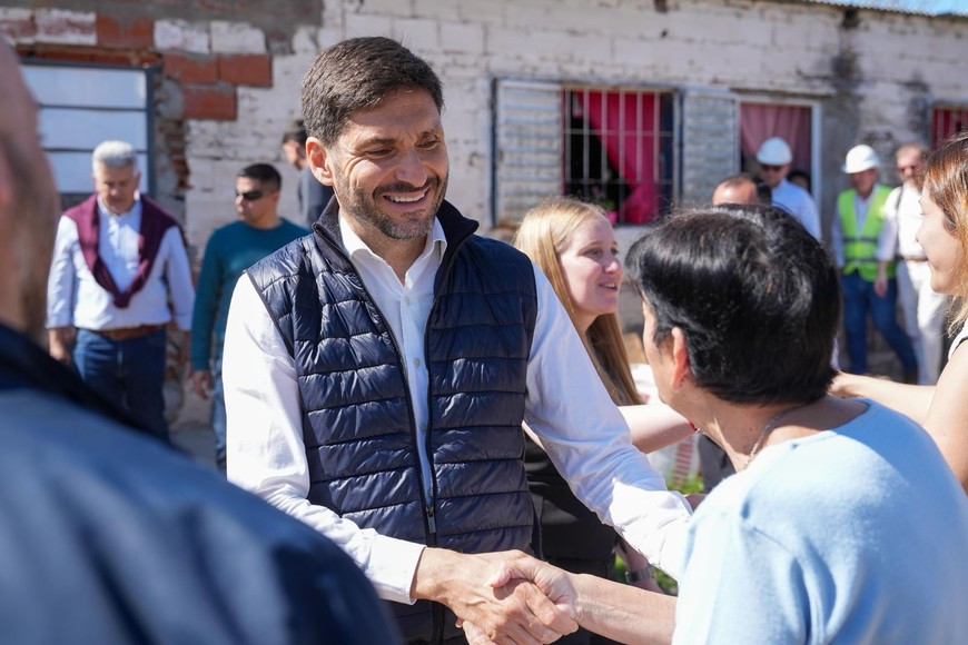 Pullaro supervisó obras en barrio San Lorenzo, donde Provincia invierte más de $ 2.083 millones