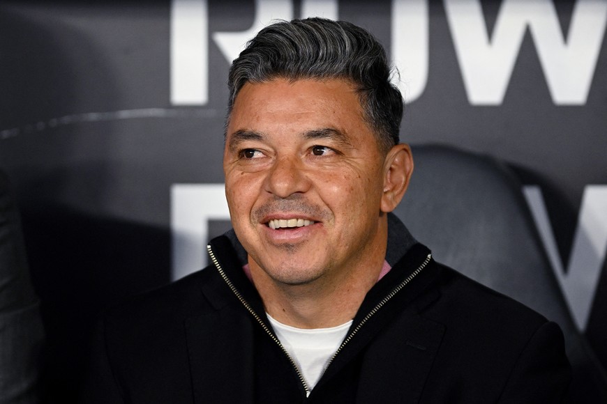 Soccer Football - Copa Libertadores - Round of 16 - Second Leg - River Plate v Libertad - Estadio Mas Monumental, Buenos Aires, Argentina - August 21, 2025
Riveras Plate coach Marcelo Gallardo looks on before the match REUTERS/Rodrigo Valle