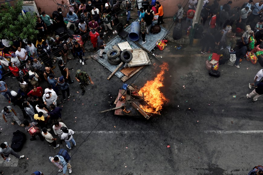 Prisoners burn furniture and other items outside the Dilli Bazaar jail as they try to breakout, following protests against Monday's killing of 19 people after anti-corruption protests triggered by a social media ban which was later lifted, in Kathmandu, Nepal, September 10, 2025. REUTERS/Navesh Chitrakar     TPX IMAGES OF THE DAY