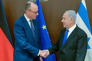 El canciller alemán Friedrich Merz y el premier israelí Benjamín Netanyahu en imagen de archivo.  Reuters